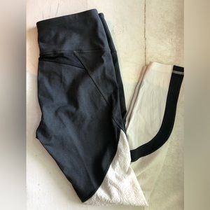 CALIA by Carrie Underwood Leggings, Gray with white lace accidents, Size M